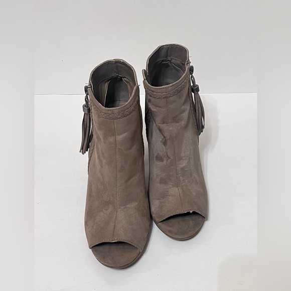 Vanity Women’s Peep-Toe Bootie Chunky Heel Boot - Picture 11 of 14